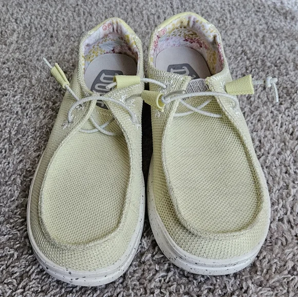 Hey Dude Wendy Rise Yellow size 7 - Picture 1 of 10